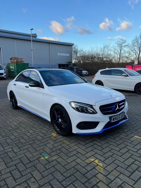 Mercedes-Benz C Class 2.1 C300dh AMG Line (Premium Plus) Saloon 4dr Diesel