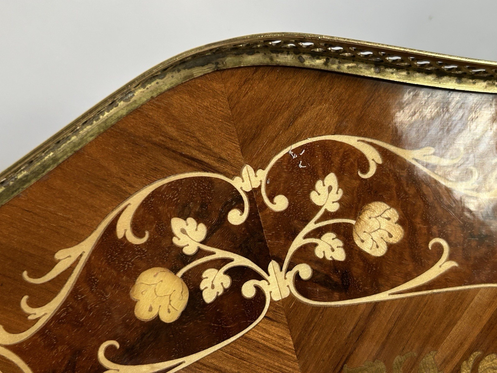 Italian Sorrento Marquetry Serving Tray – Brass Edge, Mid-Century Design