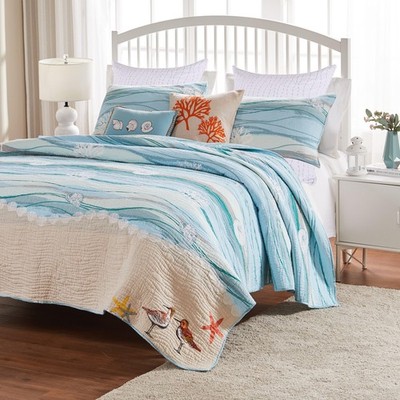 Greenland Home Maui Embroidered Coastal Quilt Set with Decorative Pillows and