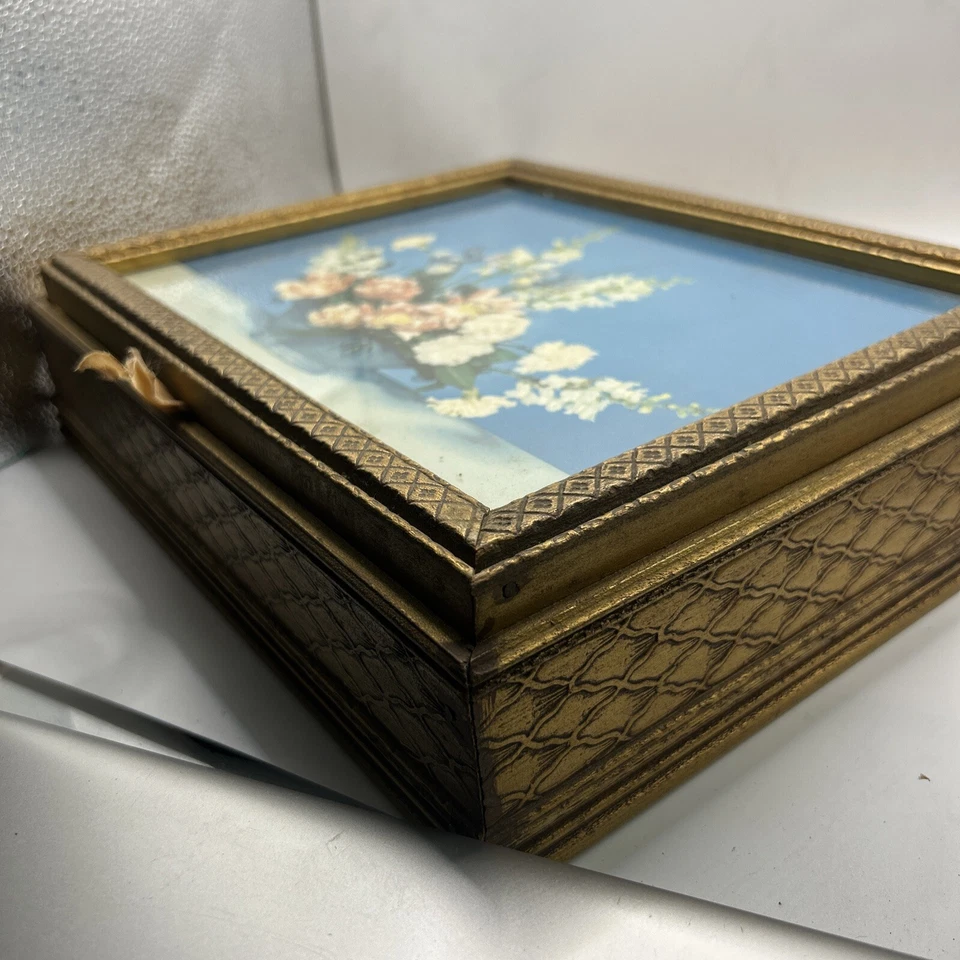 Tocador tocador de madera antiguo con espejo tono dorado Foto 3 de 4