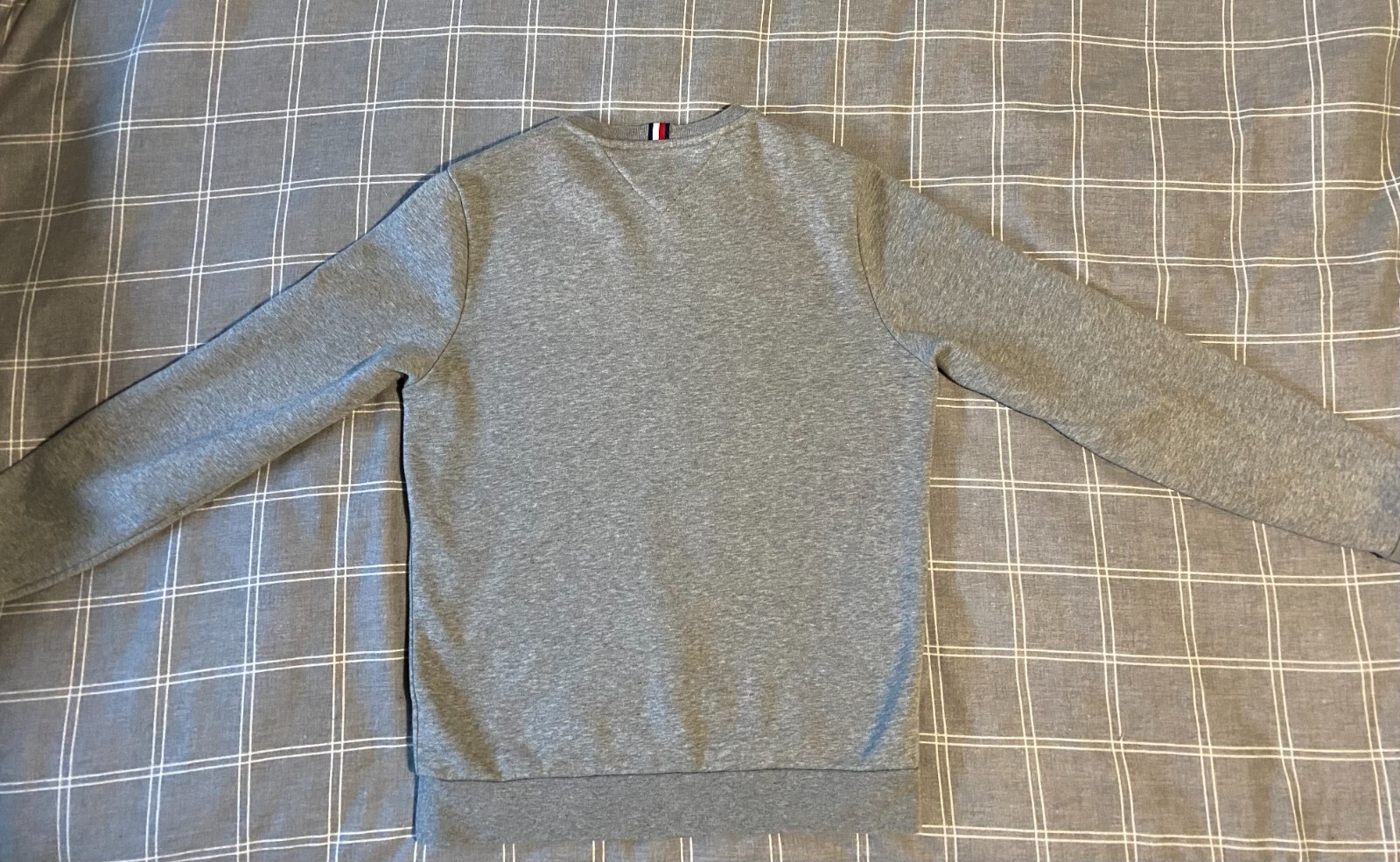 Men's Tommy Hilfiger Trim Sweatshirts in Grey RRP £90 image 2