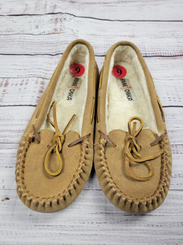 Mocasines Zapatilla Minnetonka-talla 6, imitación marrón gamuza con forro polar Foto 2 de 4