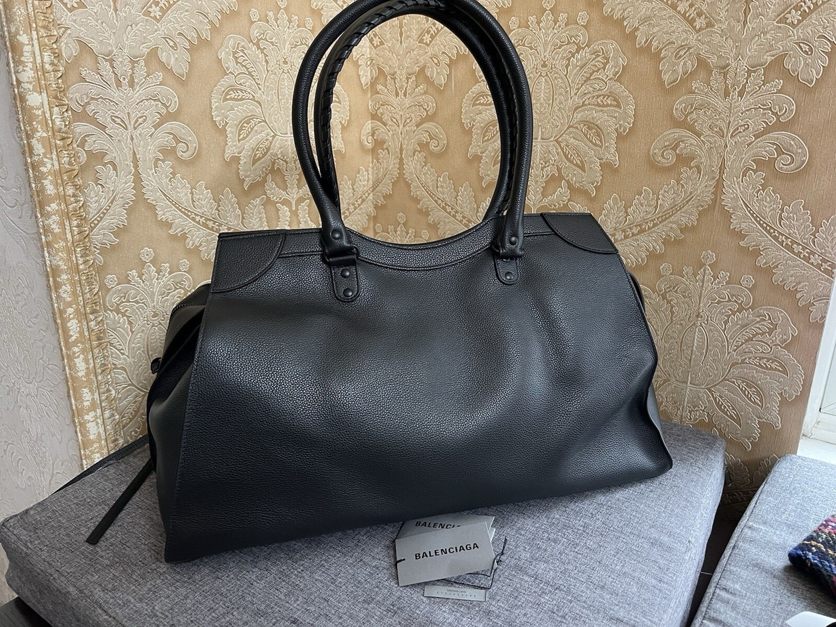 The iconic, stunning and RARE Balenciaga Neo Classic Large City