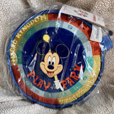 Harveys x Disney Parks Exclusive Mickey Mouse Play in the Park - Crossbody