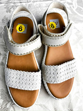 Dolce Vita Debra women's Platform Sandals Ivory Suede Knit size US 9 NWOB