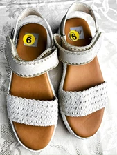 Dolce Vita Debra women's Platform Sandals Ivory Suede Knit size US 9 NWOB