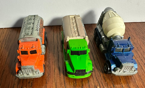 3 Hot Wheels 1979 Peterbilt Tanker California & Cement Truck 1991 Toxic Waste - Picture 3 of 7