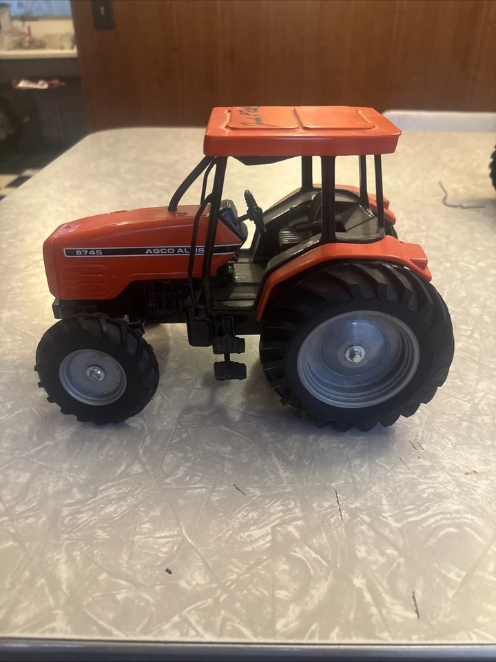Ertl Agco Allis 8745 Tractor - Image 2 of 3