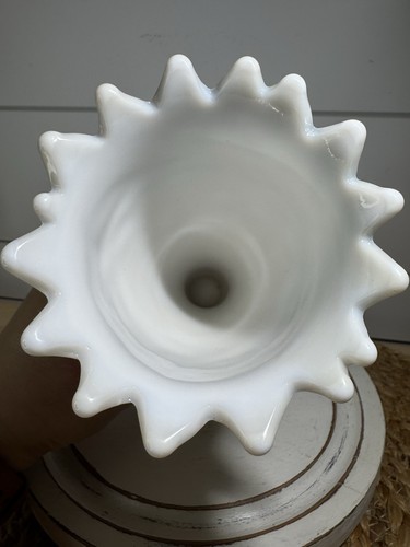 Vintage Westmoreland White Lily of the Valley Milk Glass Footed Vase 7” - Picture 2 of 3