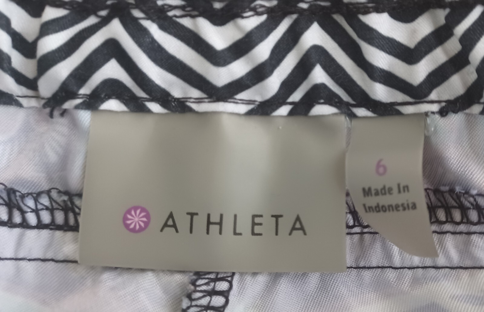 Athleta Petal Tie Dye Running Floral Swim Boardshort … Gem