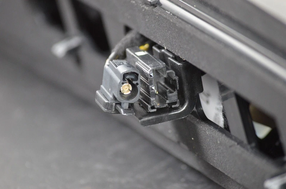 ¡Nuevo! Tercera luz de freno trasera Ford Transit 150 250 350 2020-2025 cámara OEM Foto 4 de 4