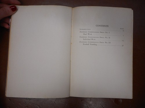 Football Conditioning by H. C. Langmack 1926 Illustrated Handbook Coaches Player - Foto 9 di 12