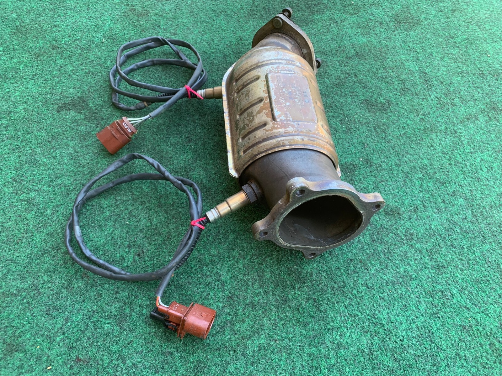 03-10 Bentley Continental GT GTC 06-12 Flying Spur Exhaust Left Catalyst OEM