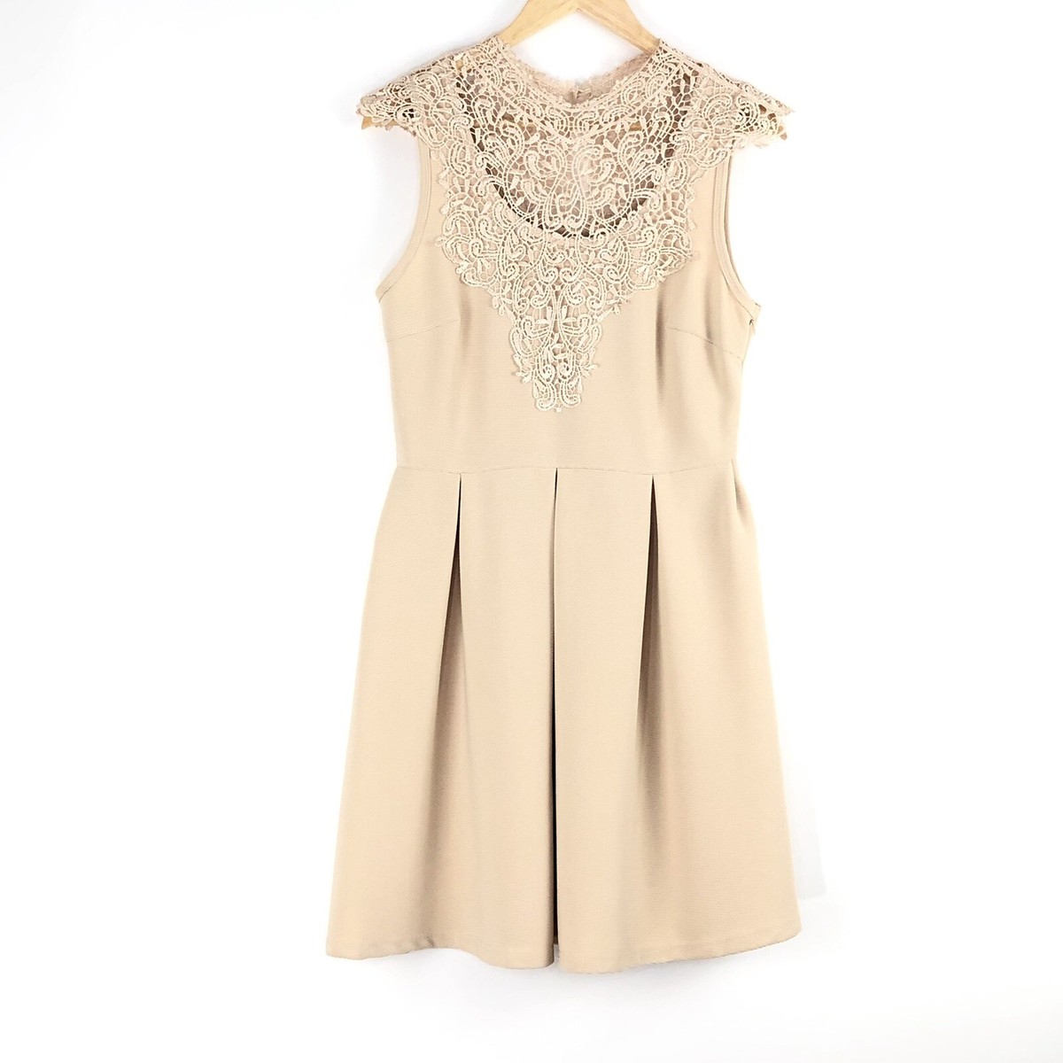 NWT- Ya Los Angeles Size L M Sleeveless Dress Cream Lace Bib Short
