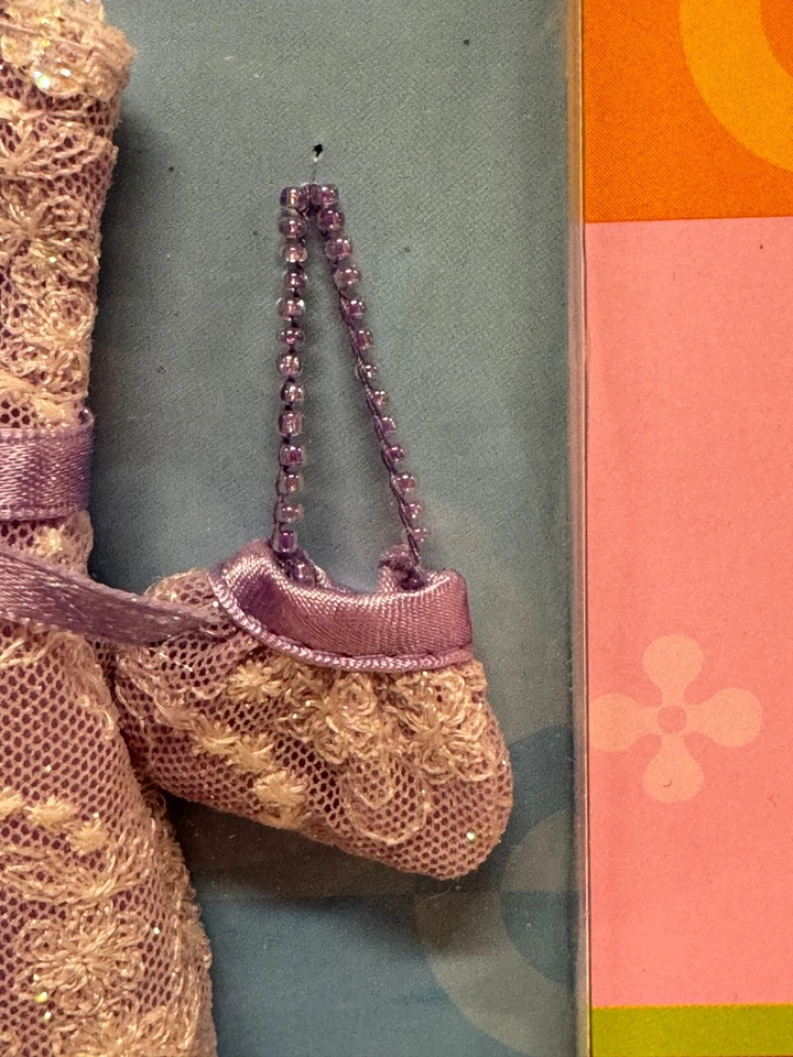 Barbie Diva Drive vestido lila con superposición de encaje, bufanda, zapatos, bolso 2004 NRFB Nuevo Foto 4 de 4