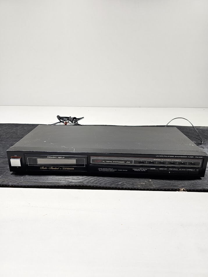 Fisher FM-226 Stereo Tuner Synthesizer - Tested & Functional