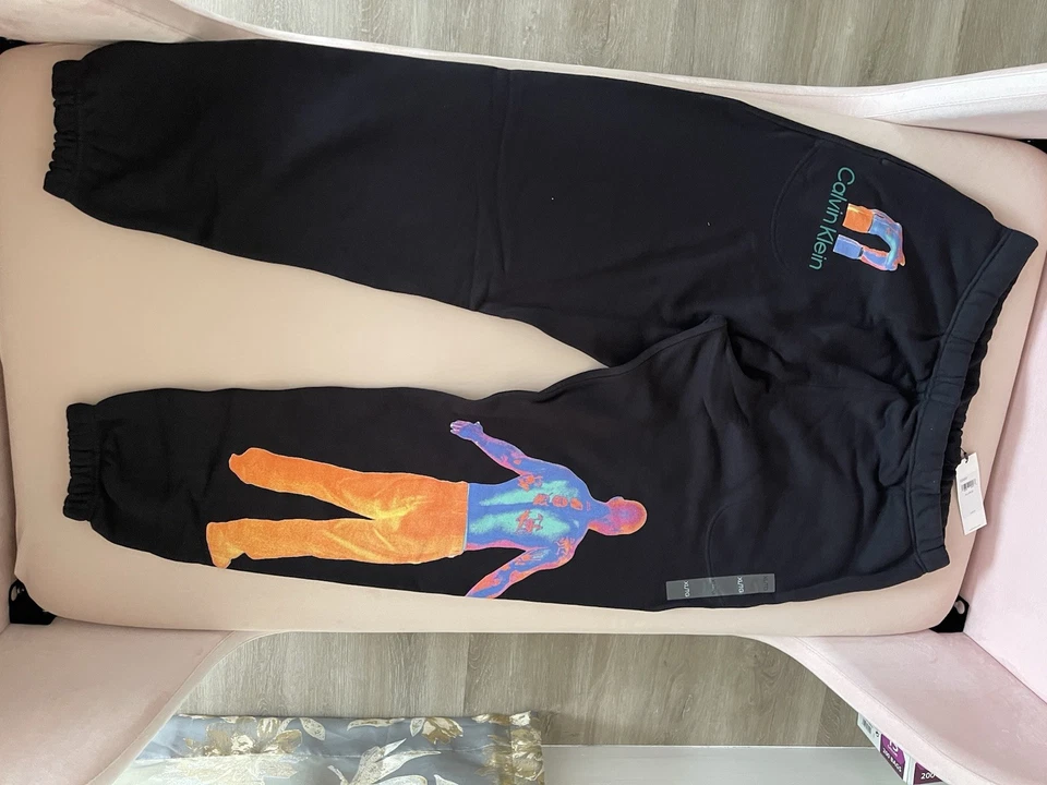 Pantalón deportivo Calvin Klein X grande para hombre negro con etiqueta PVP $135 grande y alto Foto 2 de 4