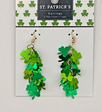 NEW ST PATRICKS DAY METALLIC CASCADING SHAMROCK FLUTTER EARRINGS SHIPS FREE