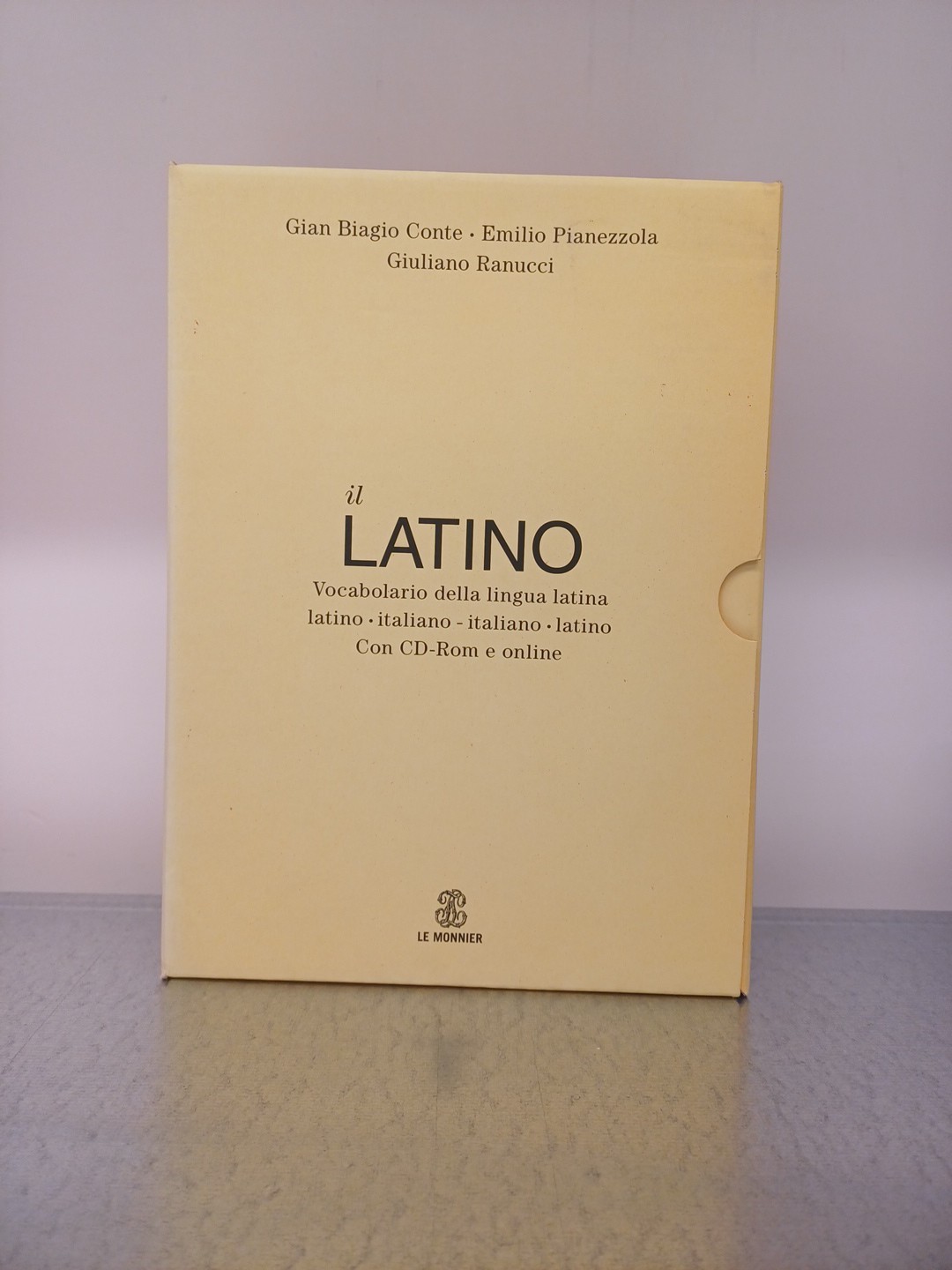 Il latino. Vocabolario della lingua latina. Latino-italiano italiano-latino.