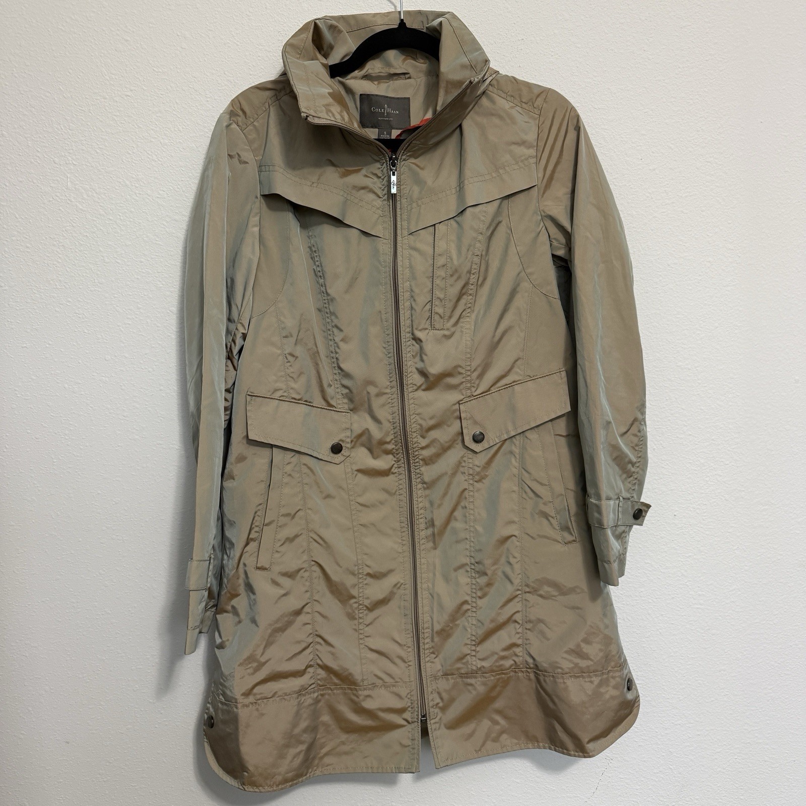 Cole Haan Beige Collared Mid-Length Rain Coat Full Zip Button Pockets Women’s S