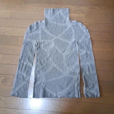 USED ISSEY MIYAKE GEOMETRIC PATTERN STAND-UP COLLAR TOP SIZE 2 GOOD
