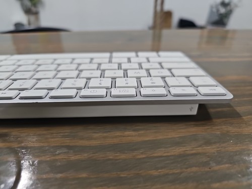 Apple A1243 Wired Standard USB Keyboard Japanese w/Numeric Keypad White - Works - Picture 9 of 18