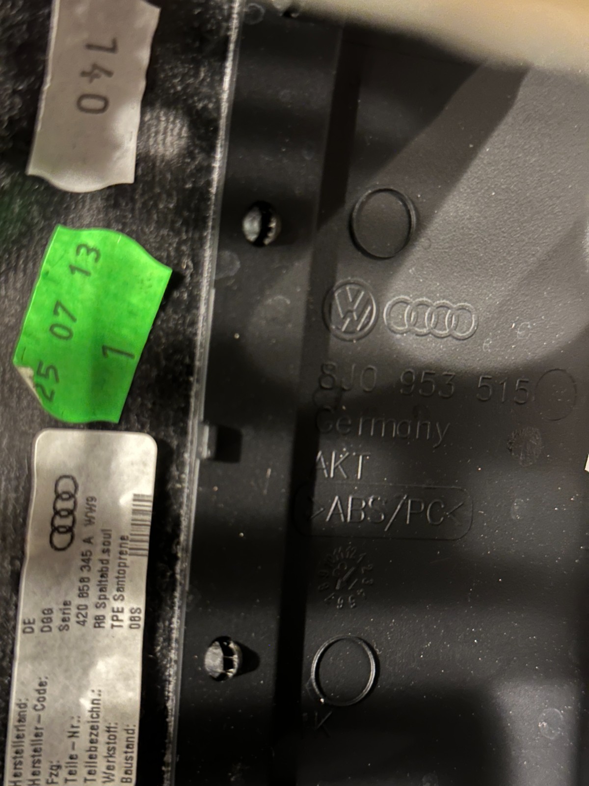 2014 AUDI R8 4.2L V8 FRONT STEERING COLUMN COVER SHROUD 8J0 953 512 420 858 345