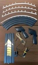 Lot x4 Life-Like Racing  HO Scale Slot Car 9" Start -9" Curve Tracks -2 Plungers