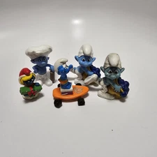 Lot Of 5 Smurf Toys Various Sizes And Brand