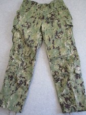 US Navy NWU Type III Pants Men's Medium Short AOR2 Green Cargo Digital Camo