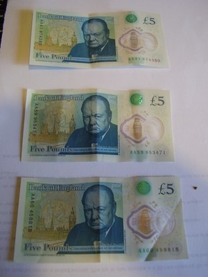 3 x LOW AA Bank of England £5 Fünf Pfund Schein QUEEN'S HEAD Kunststoff POLYMER