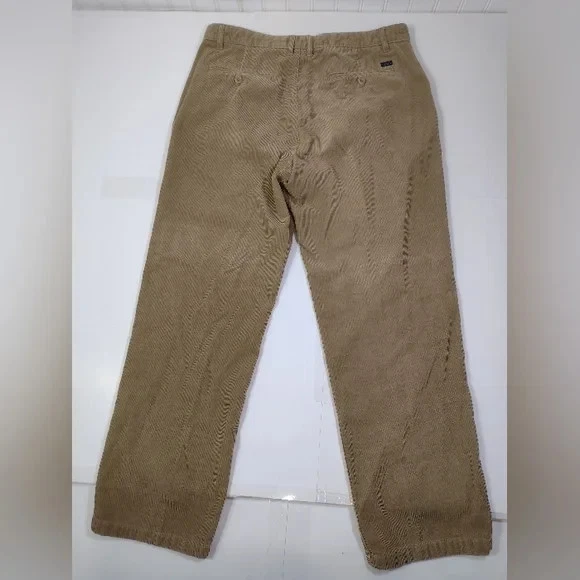 Pantalones de pana Izod para hombre en color tostado talla (33) Foto 2 de 4