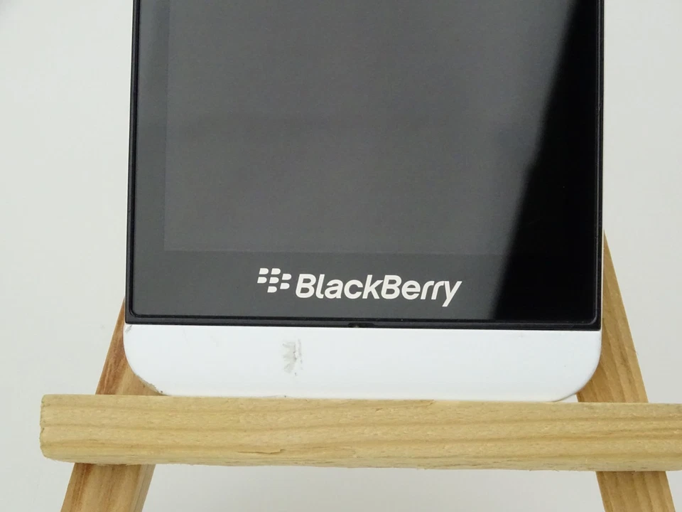 Teléfono Móvil Blackberry Z10 Original 4G 16GB ROM 2GB RAM 8MP GPS BlackBerryOS Foto 3 de 4