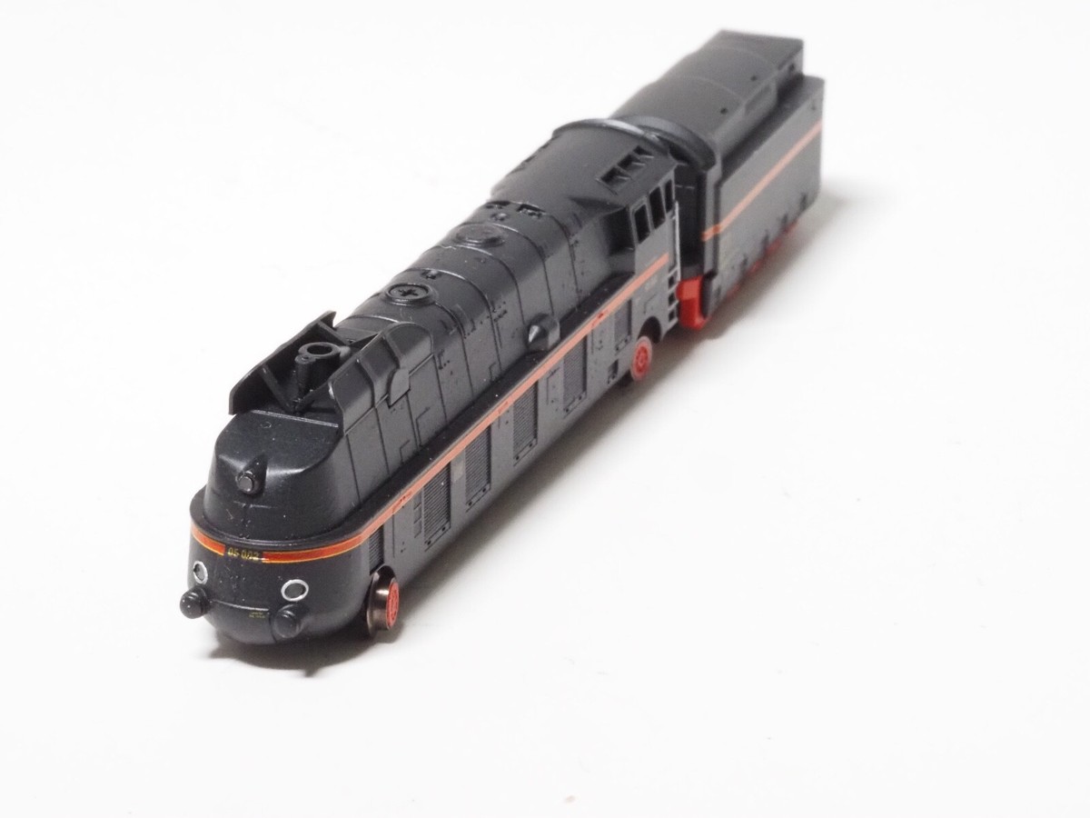 88106 Marklin Z Express Streamline Steam locomotive Class 05 88106 Marklin Z Express Streamline Steam locomotive Class 05