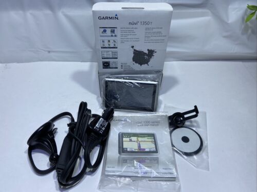 Garmin nuvi 1350T Automotive Mountable Ultra Thin GPS Bundle w/ Box & Directions - Afbeelding 1 van 11