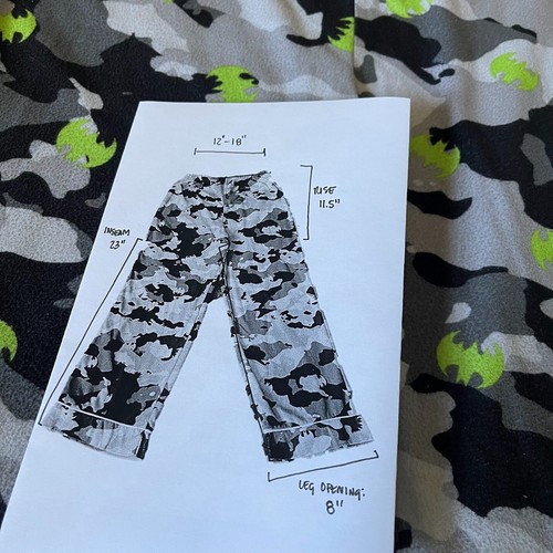 Batman Kids Camouflage Gray Camo Batman Logo PJ Pajama Pants Size L (10-12) - Picture 10 of 10
