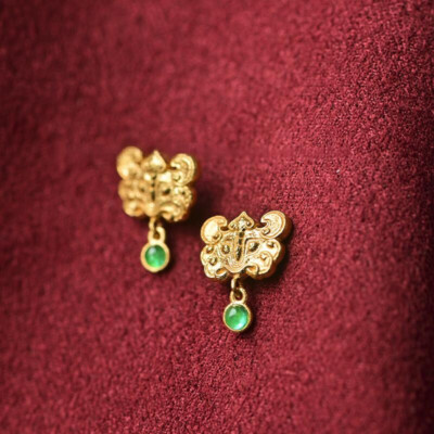 Natural Emerald 18K Yellow Gold Vintage Cloud Beast Stud Earrings