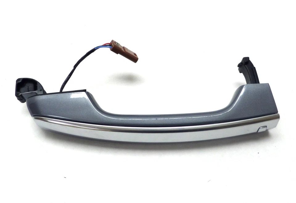 23463961 Manija de puerta trasera nueva derecha o izquierda Overcast Metalli 2015 Cadillac Escalade Foto 3 de 4