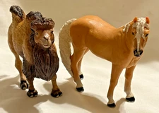 2 Safari Ltd Animal Figures 2008 Bactrian Camel & 2014 Mustang Mare