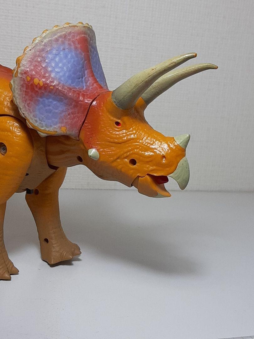 Dinosaur King Triceratops RC Saurus SEGA TOYS Dinosaur Radio