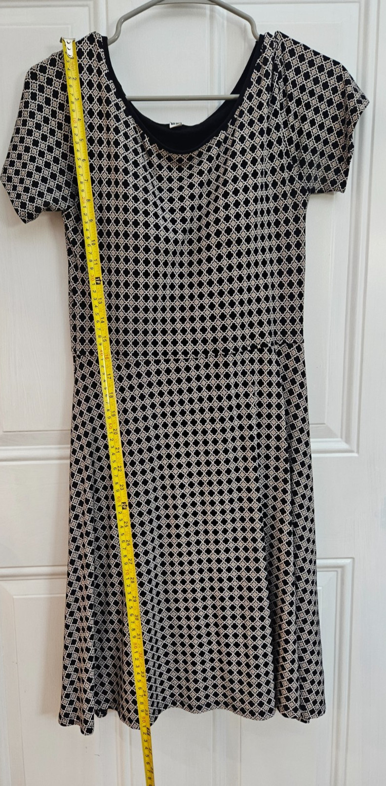 Uniqlo Women's  Bra Dress Black with pattern fit & flare short sleeves Sz M thumbnail 5