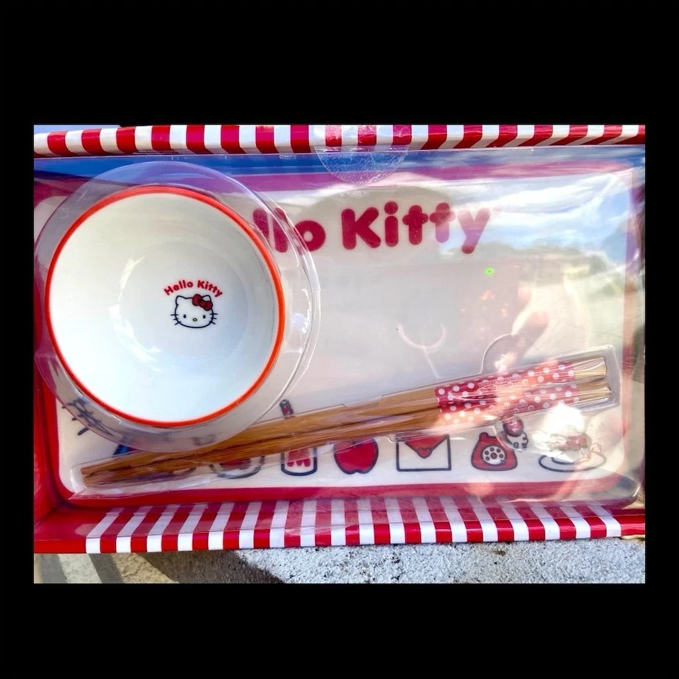 Обеденный набор для суши Sanrio Hello Kitty с большим блюдом и палочками для еды - Изображение 3 из 4