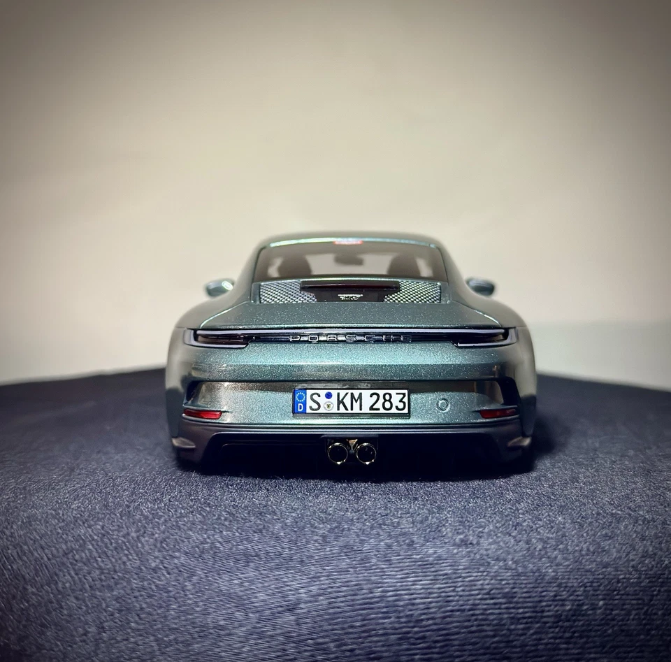 Porsche 911 992 GT3 Touring 1:18 Tuning 20” inch + Decal PORSCHE Silver  - Immagine 3 di 4