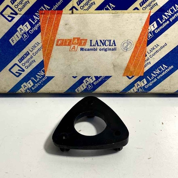 Originale Lancia Beta 1.6 Halterung StüTze 82304710 Oe/Oem-image