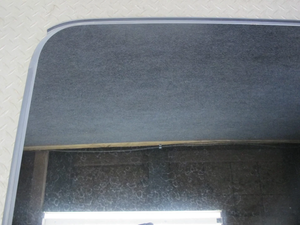 2015-2018 PPORSCHE MACAN ЗАДНИЙ ПАНОРАМНЫЙ ЛЮК СТЕКЛЯННАЯ ПАНЕЛЬ - Изображение 4 из 4