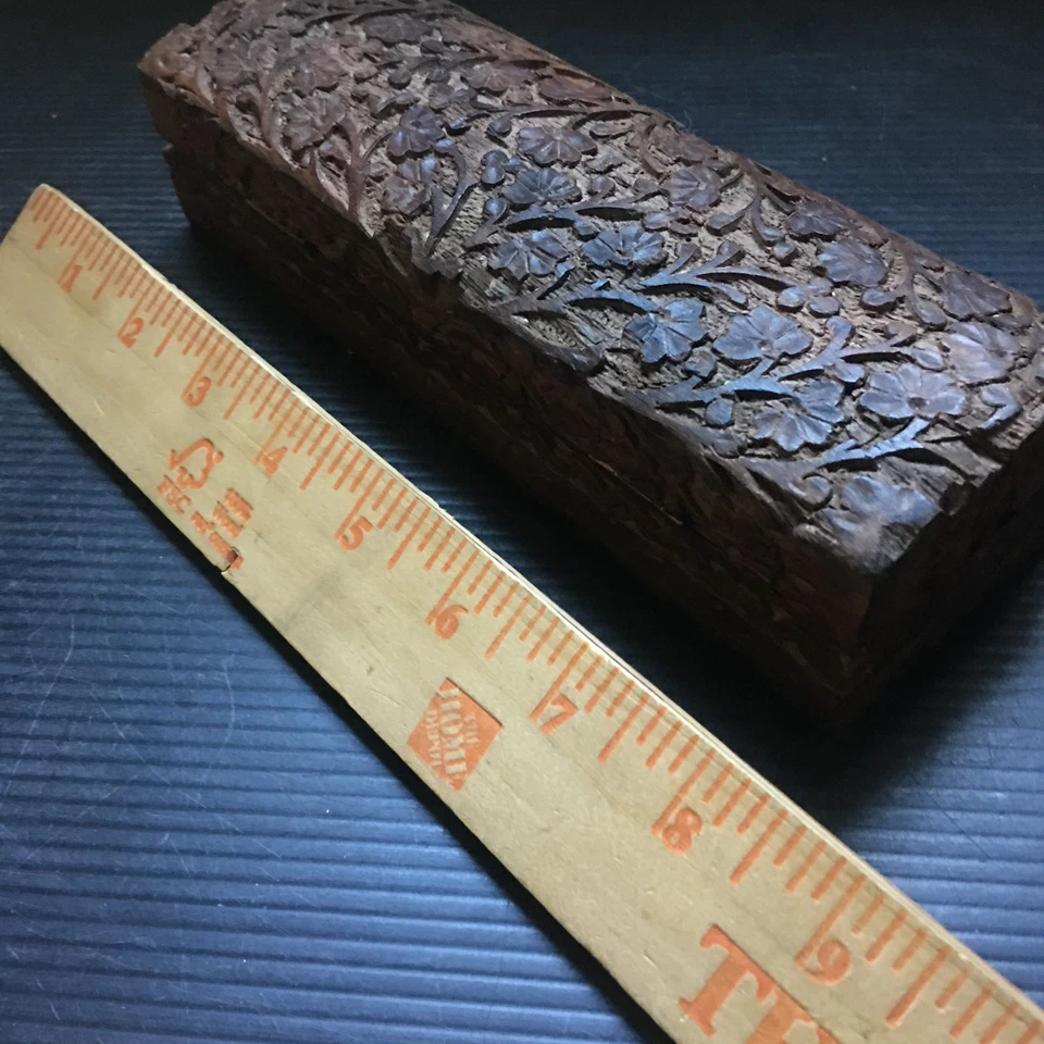 Antigua caja de madera de palisandro de diseño floral tallada a mano para joyería/recuerdos 8" Foto 3 de 4
