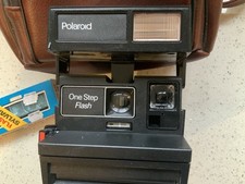 Macchina fotografica Polaroid One Step Flash Instant 600 pellicola vintage testata funzionante con borsa.