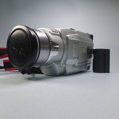 JVC GR-DVL145EK Handheld MiniDV Camcorder Silver Tested