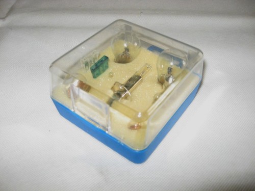 H1 Headlamp Automotive Spare Bulb & Fuse Kit - Picture 3 of 4