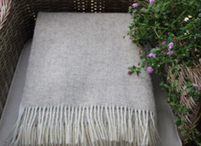 Couverture en laine de mouton de couleur beige N. Zealand pure laine d'agneau...